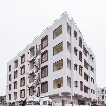 Hotel Travellers Inn Шилонг Екстериор снимка