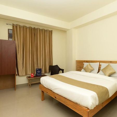 Hotel Travellers Inn Шилонг Екстериор снимка