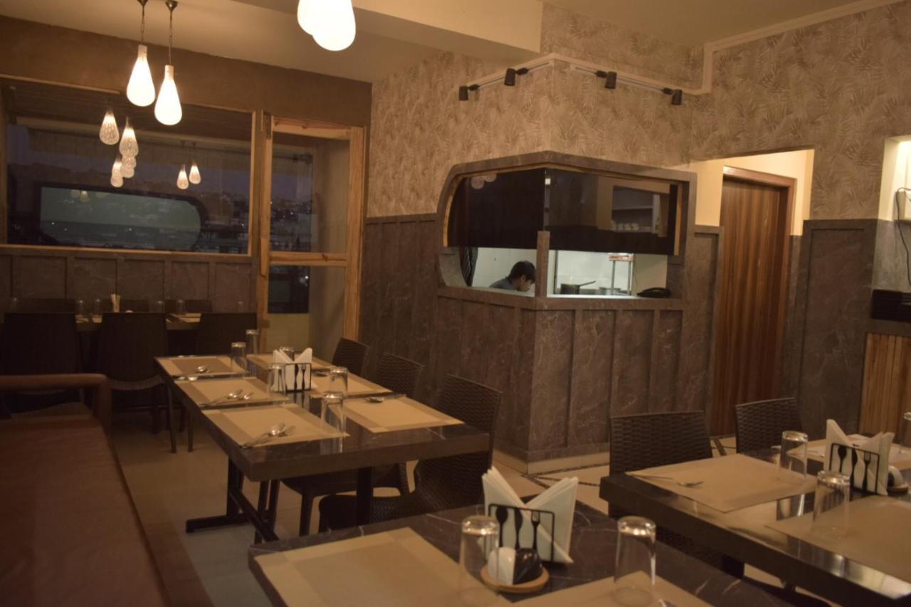 Hotel Travellers Inn Шилонг Екстериор снимка